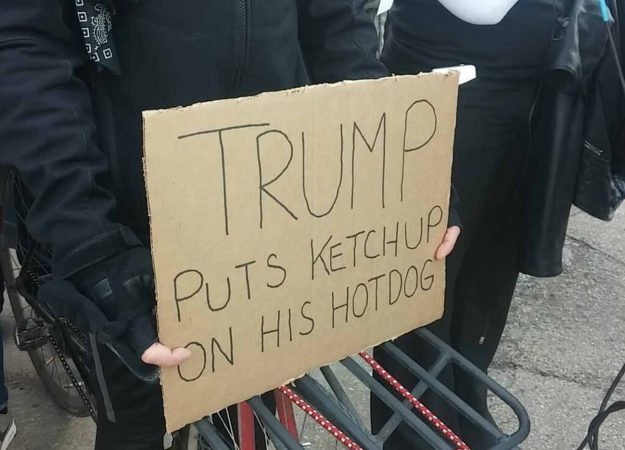 trump-puts-ketchup-on-his-hotdog